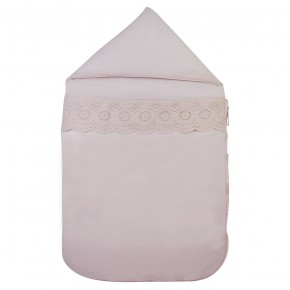 Baby nest with eyelet lace
