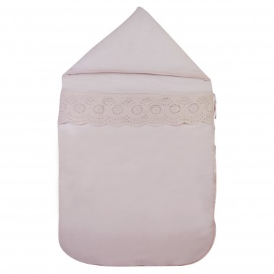 Baby nest with eyelet lace