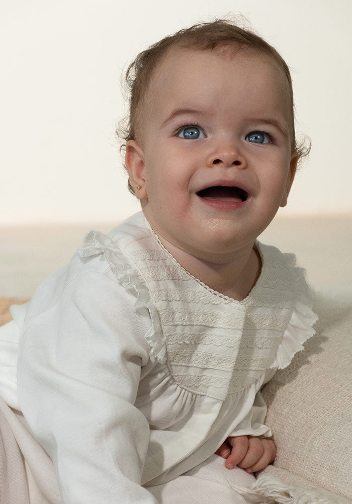 Pyjamas with lace collar